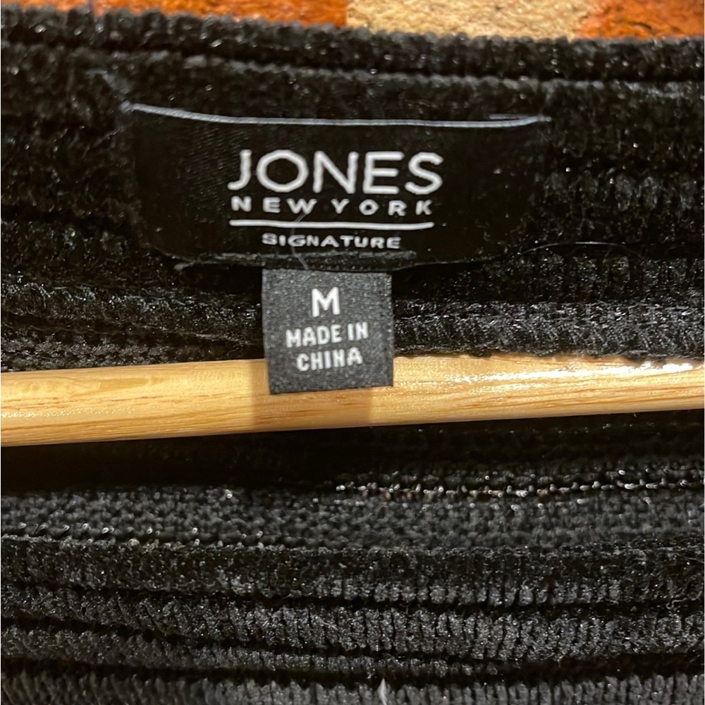 Sweater - Picture 2 of 4